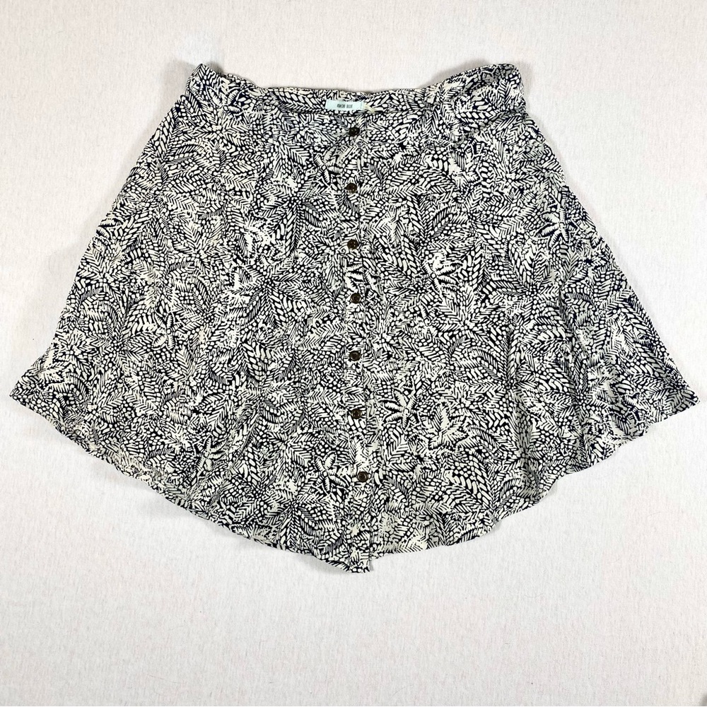 Kimchi Blue Urban Outfitters Black White Floral A-Line Mini Skirt Size 4